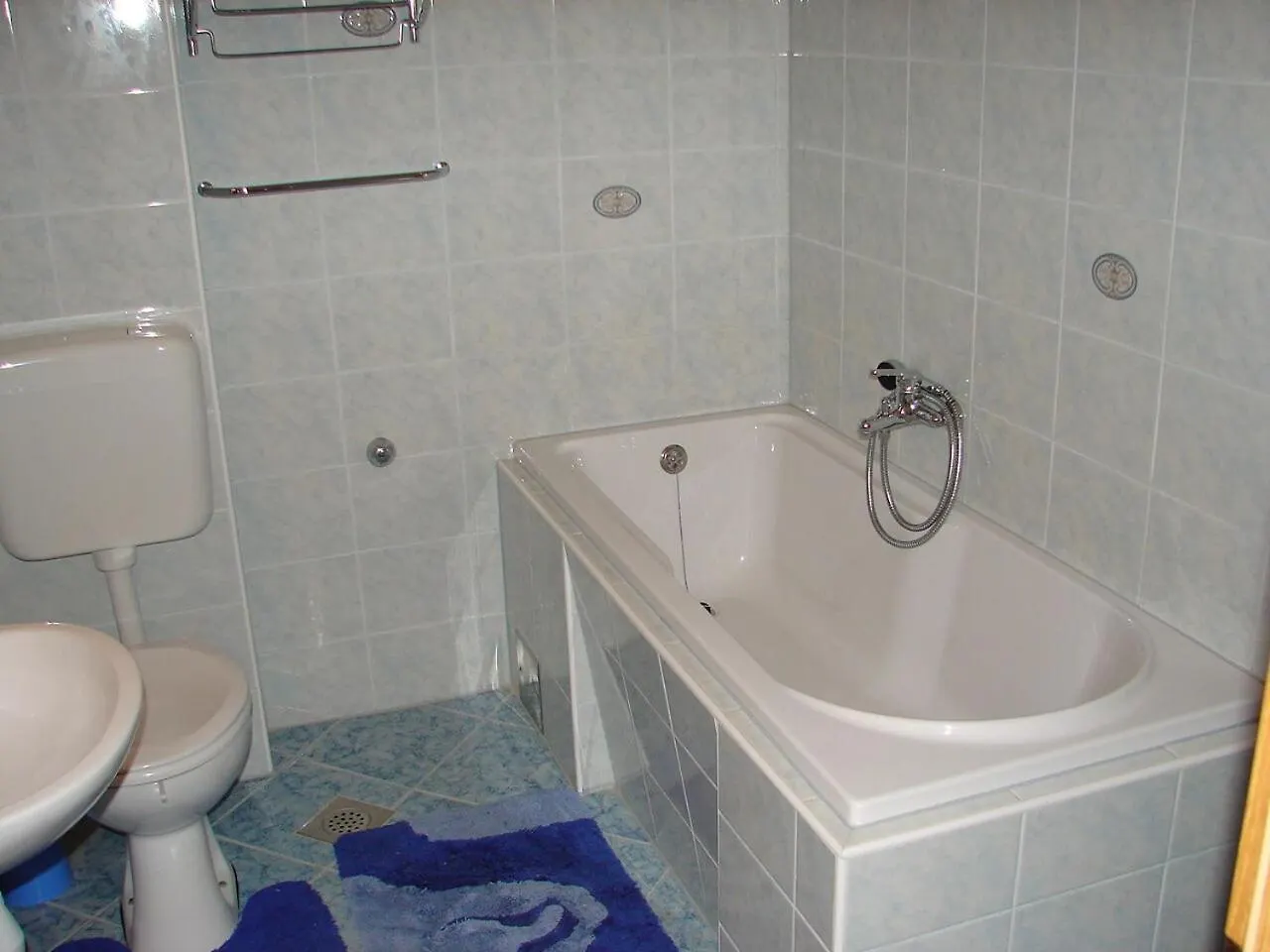 Apartments Tone Trogir 0*,